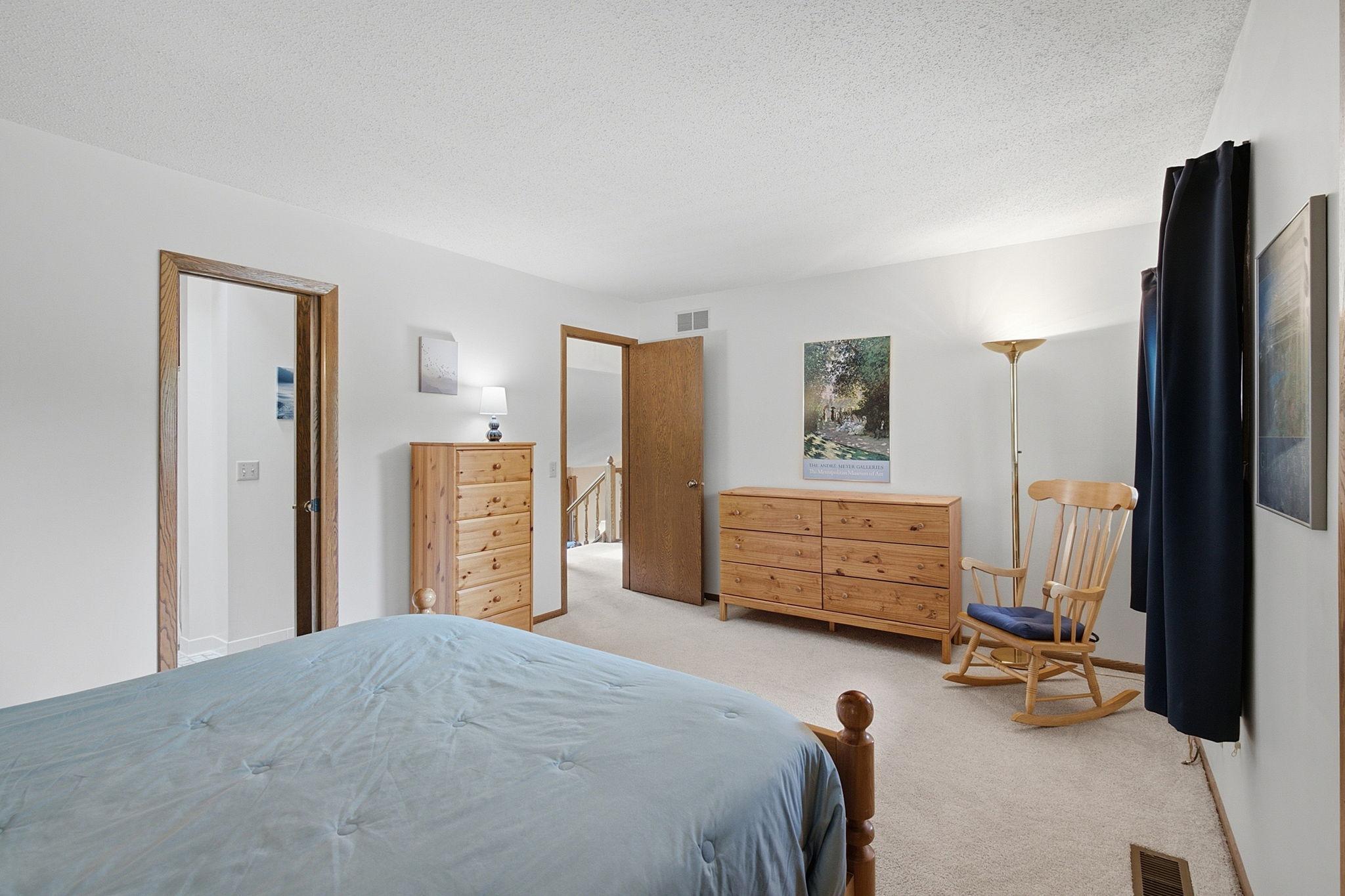 100-web-or-mls-948_Waterford_Dr_Eagan_MN_100.jpg