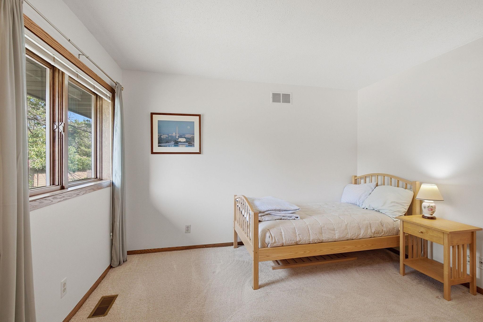 97-web-or-mls-948_Waterford_Dr_Eagan_MN_097.jpg
