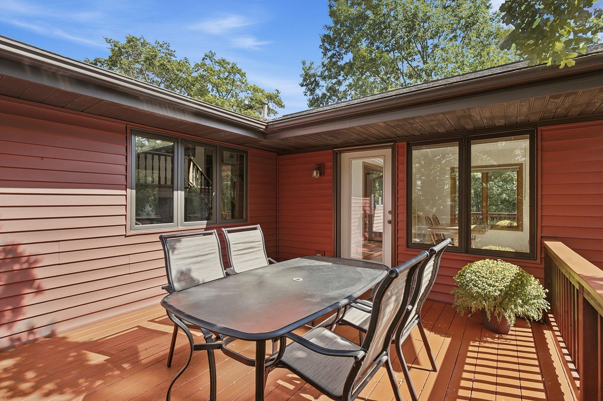 50-web-or-mls-948_Waterford_Dr_Eagan_MN_050.jpg