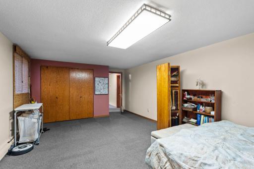 2313 114th Street E, Burnsville, MN 55337