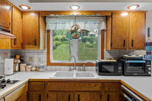 2313 114th Street E, Burnsville, MN 55337