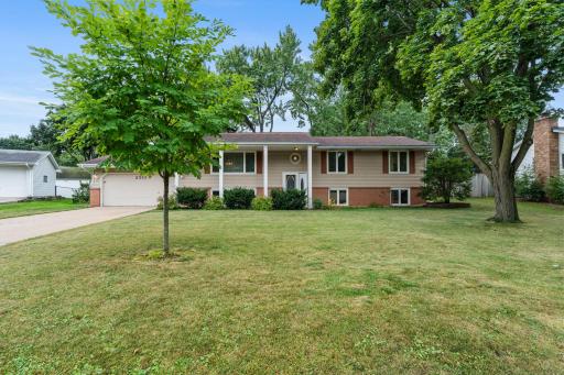 2313 114th Street E, Burnsville, MN 55337