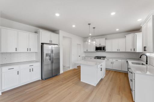 (Photo of an inventory home, actual homes finishes will vary)