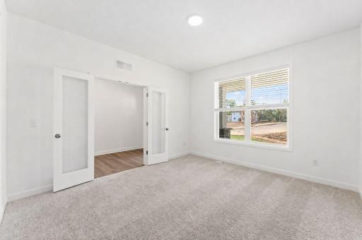 (Photo of an inventory home, actual homes finishes will vary)