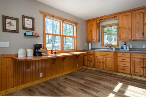 Kitchen w/Breakfast Bar
