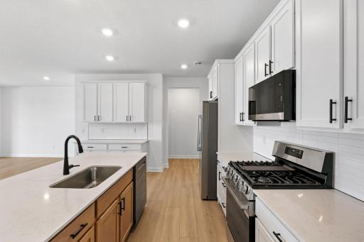 With plenty of storage space, everything is kept both within reach and out of sight at the same time