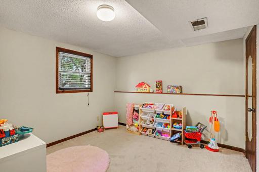 8320 Isle Avenue S, Cottage Grove, MN 55016