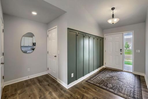 Large Front Foyer to welcome your guests