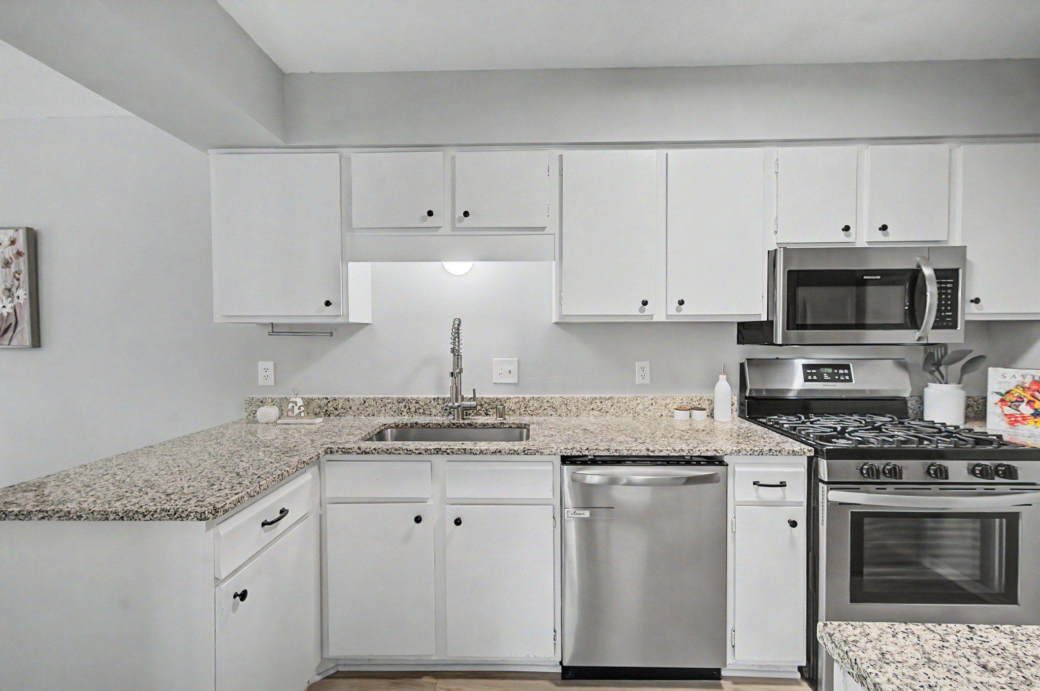 28-web-or-mls-9979_105th_Place_North_09_mls (2).jpg