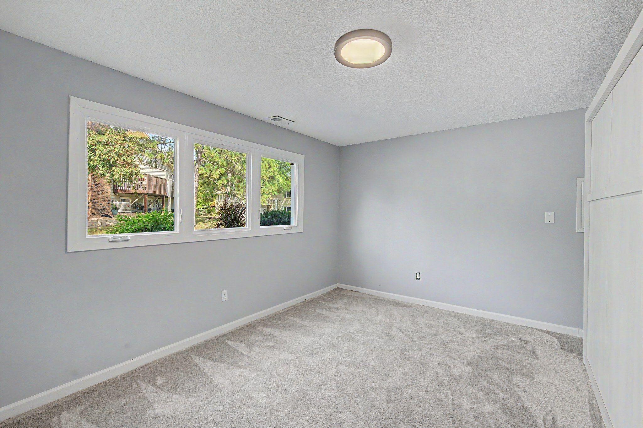 2-web-or-mls-9979_105th_Place_North_14_mls.jpg
