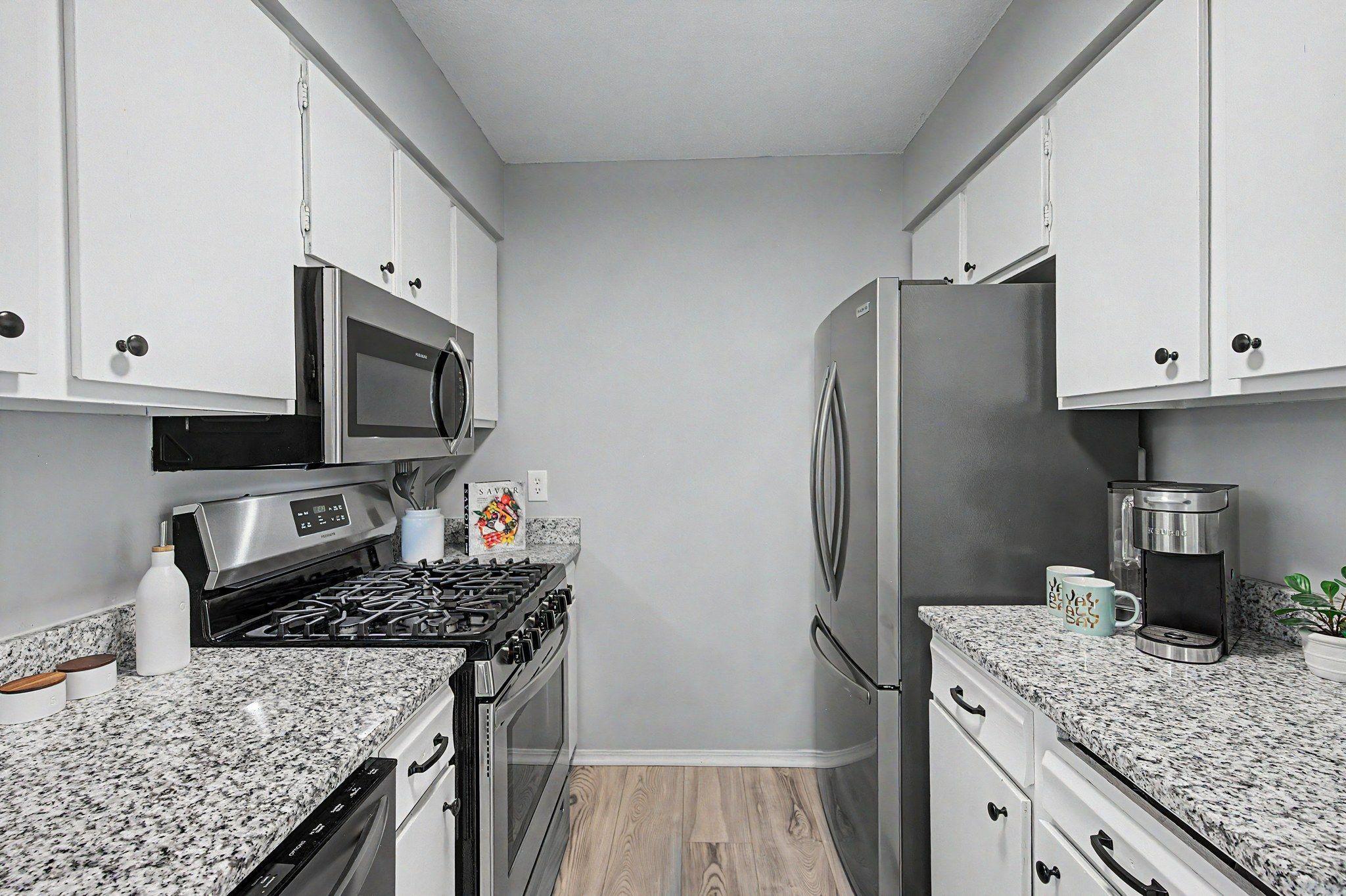 27-web-or-mls-9979_105th_Place_North_10_mls (2).jpg
