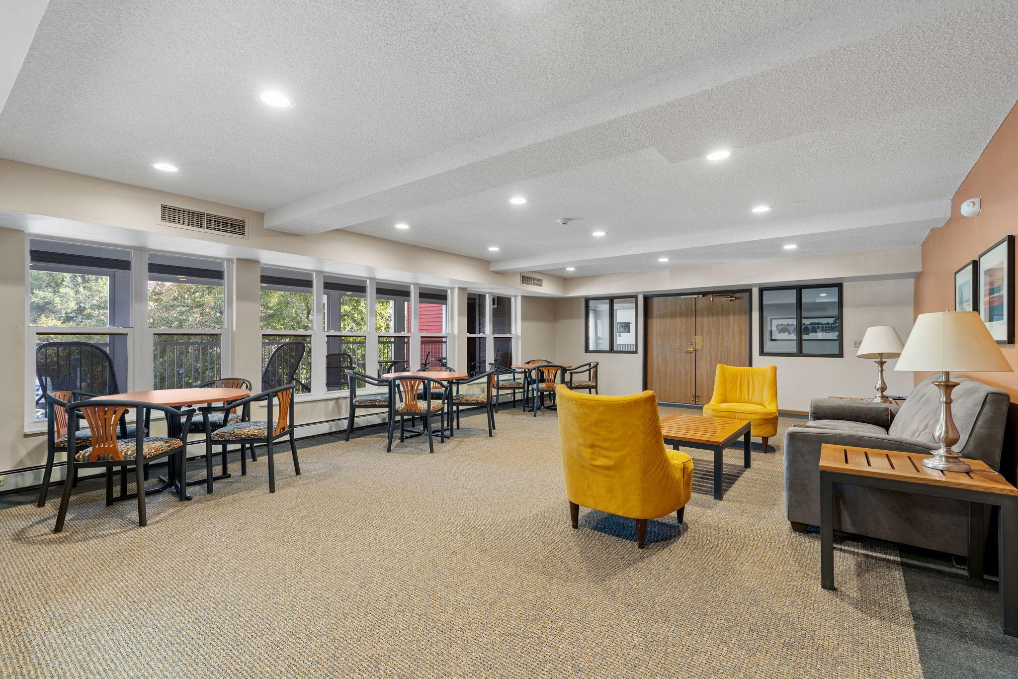 Enjoy a game of cards or sit and relax with friends & family in this shared amusement room