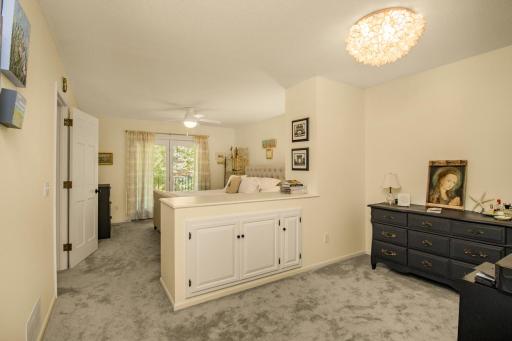 719 Summit Avenue, Saint Paul, MN 55105