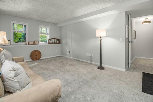 719 Summit Avenue, Saint Paul, MN 55105