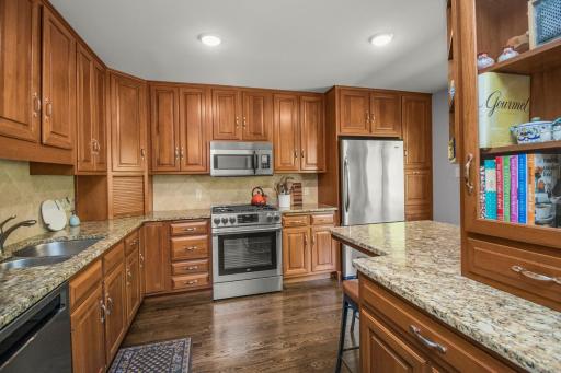 719 Summit Avenue, Saint Paul, MN 55105