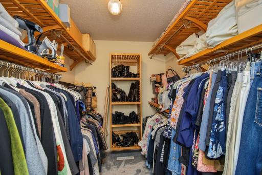 719 Summit Avenue, Saint Paul, MN 55105