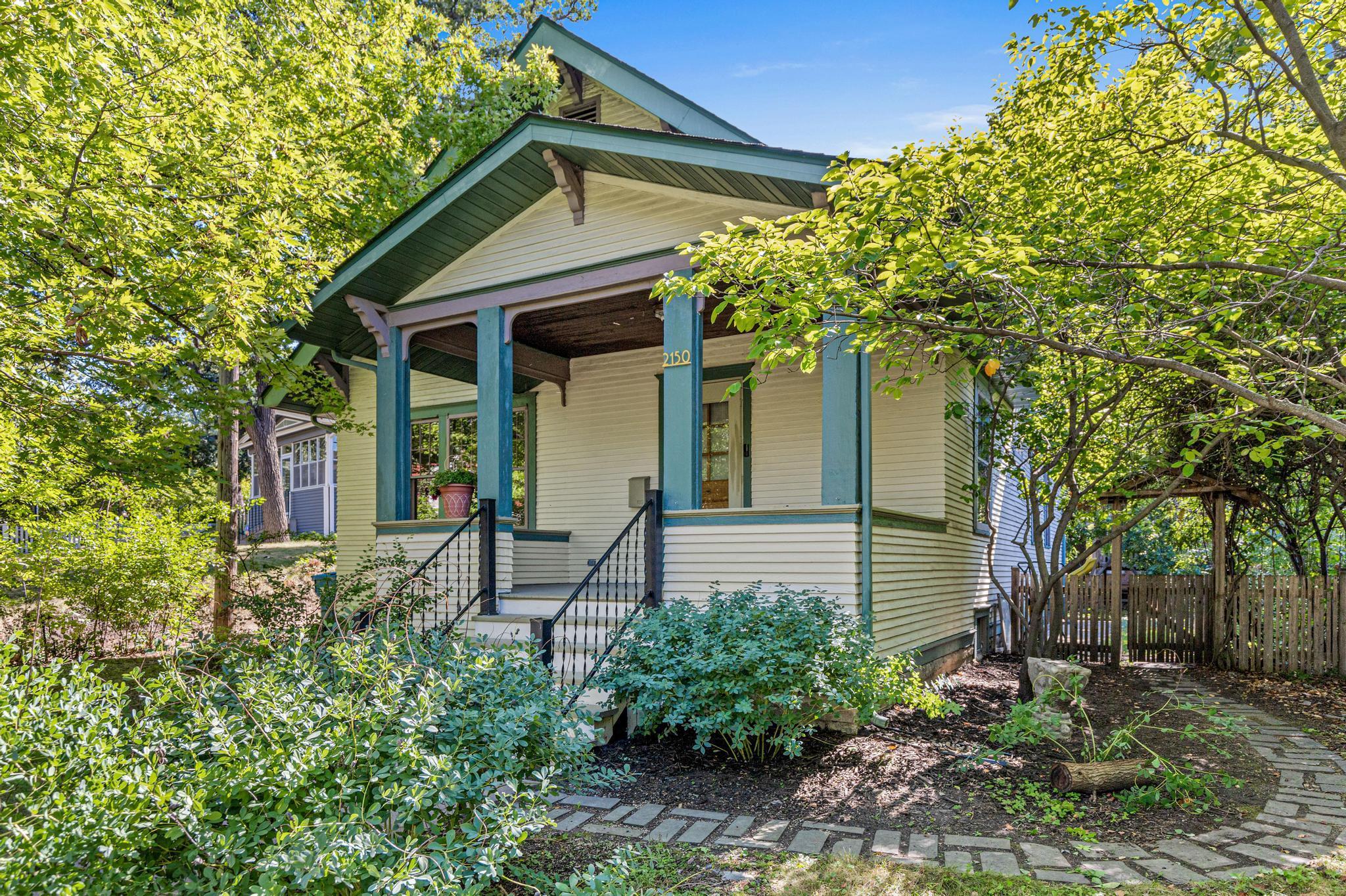 2150 Knapp Street-1.jpg