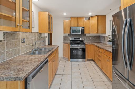 2150 Knapp Street-12.jpg