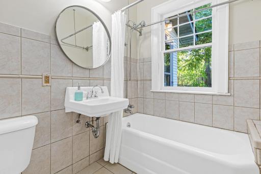 2150 Knapp Street-18.jpg
