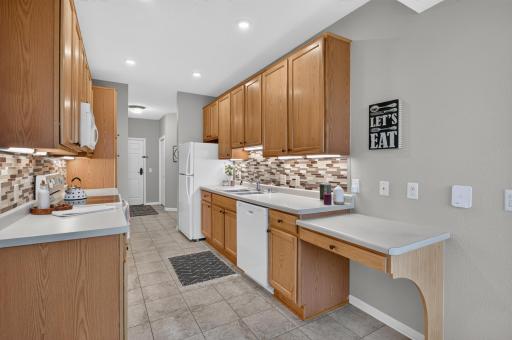 100 Clydesdale Trail, 205, Medina, MN 55340