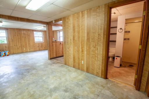 919 N Park Interior (29).jpg