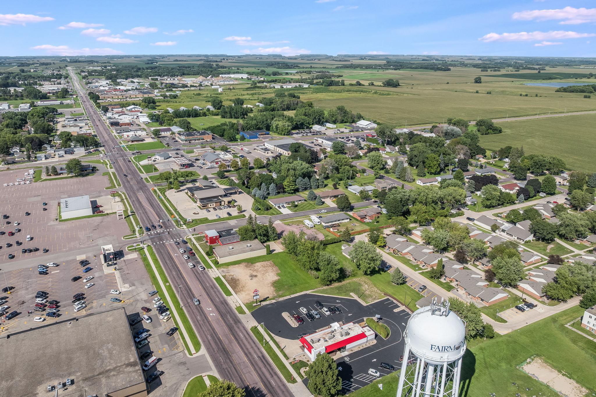 415 State St S Fairmont MN-07.jpg