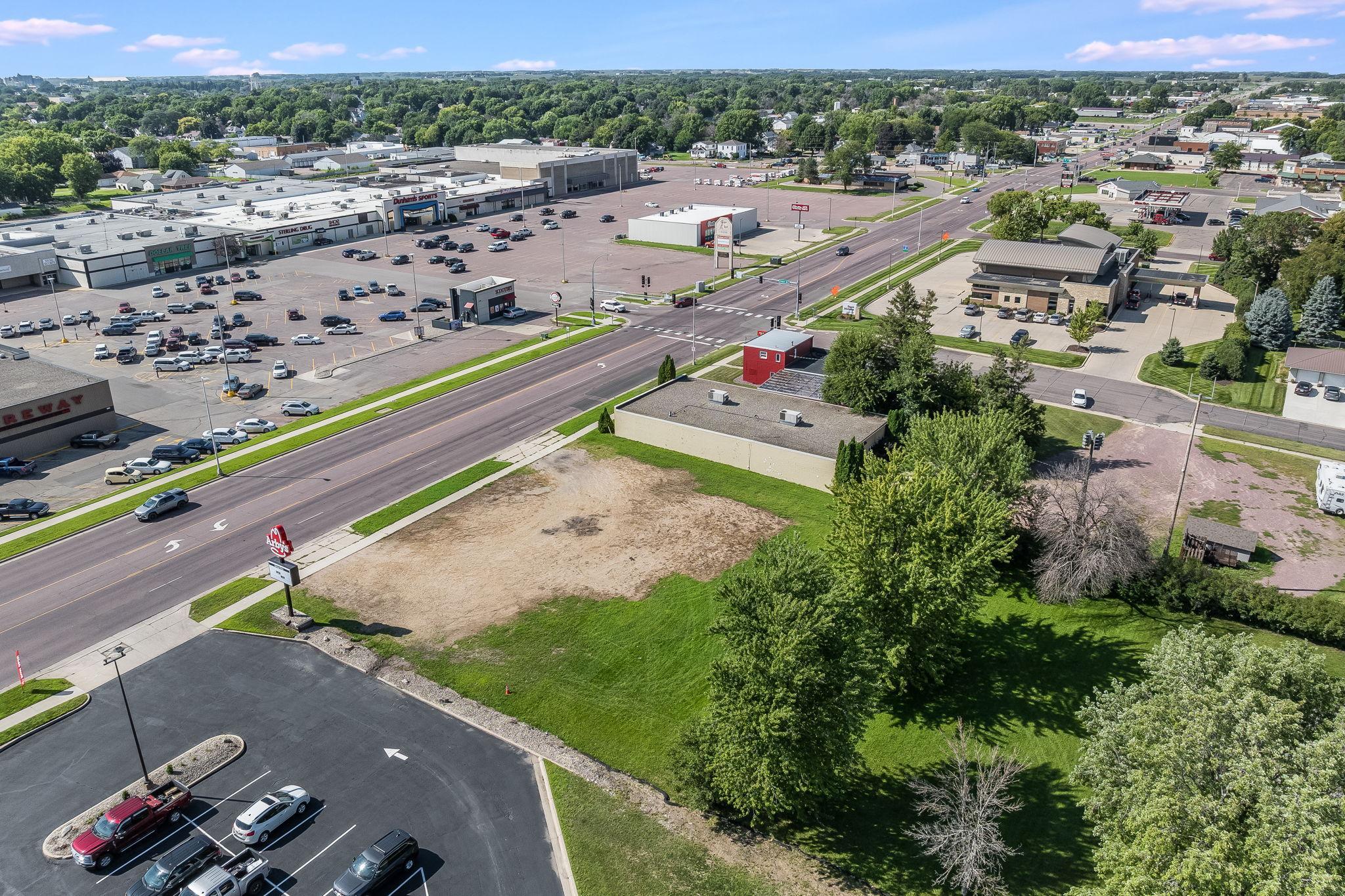 415 State St S Fairmont MN-14.jpg