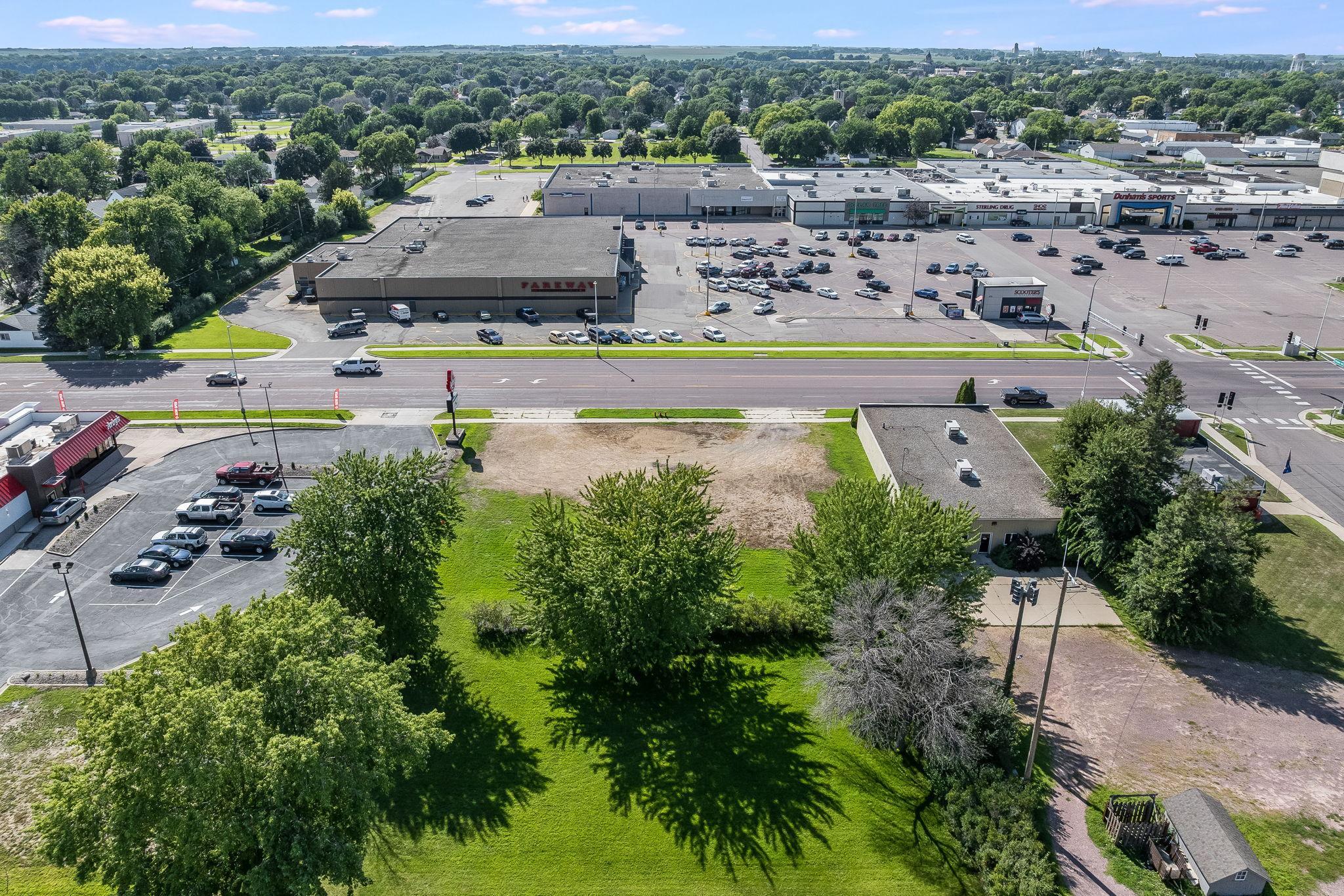 415 State St S Fairmont MN-13.jpg