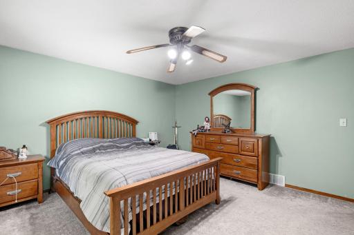 112 13th Avenue NW, Waseca, MN 56093
