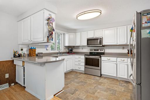 112 13th Avenue NW, Waseca, MN 56093