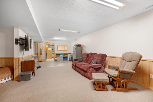 112 13th Avenue NW, Waseca, MN 56093