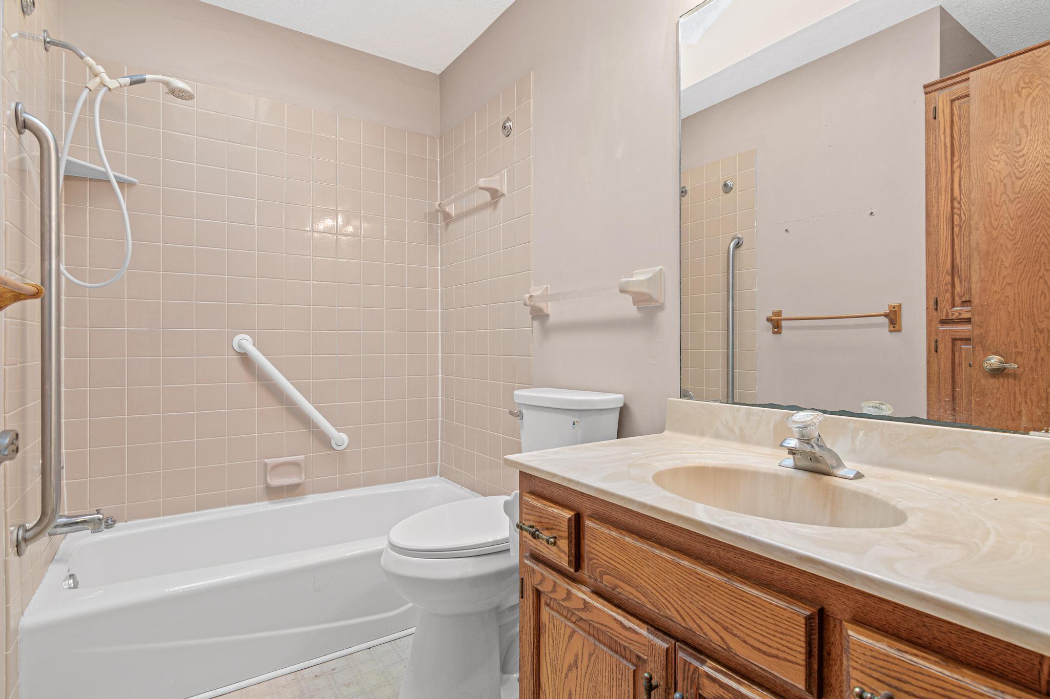 Upper Level Full Bathroom w/ Skylight