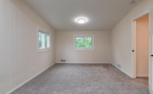 772 Iowa Avenue W, Saint Paul, MN 55117