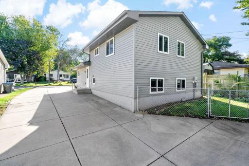 2069 N Ivy Street, North Saint Paul, MN 55109