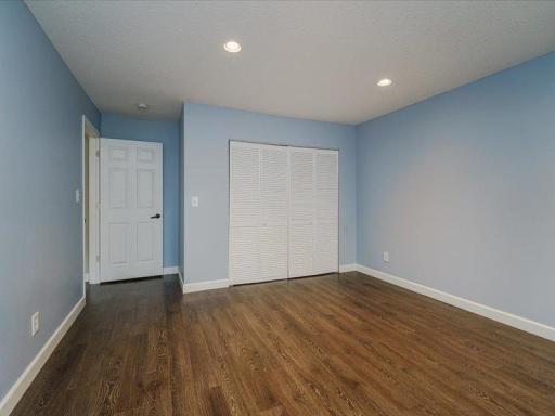 1491 Summit Shores Drive, Burnsville, MN 55306