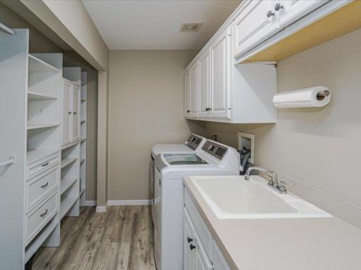 1491 Summit Shores Drive, Burnsville, MN 55306