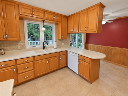 913 1st Avenue SE, Long Prairie, MN 56347