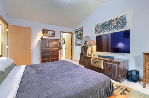 828 Woodland Dr - Web Quality - 014 - 14 Primary Bedroom.jpg