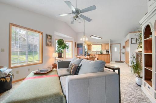 828 Woodland Dr - Web Quality - 007 - 07 Living Room.jpg