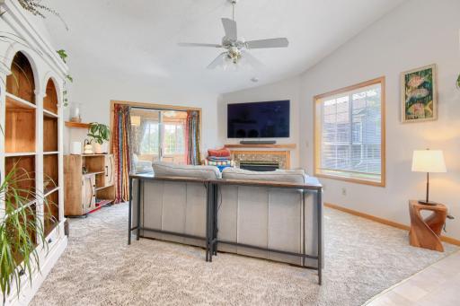 828 Woodland Dr - Web Quality - 005 - 05 Living Room.jpg