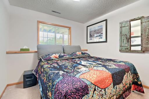 828 Woodland Dr - Web Quality - 015 - 15 Primary Bedroom.jpg