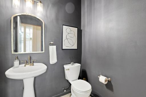 main floor 1/2 bath