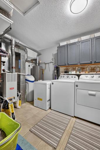 laundry room/utility room