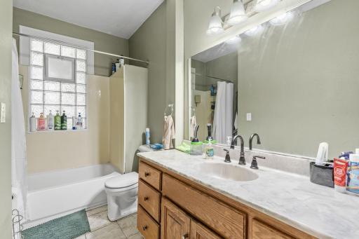 Main level two bedroom unit bathroom!
