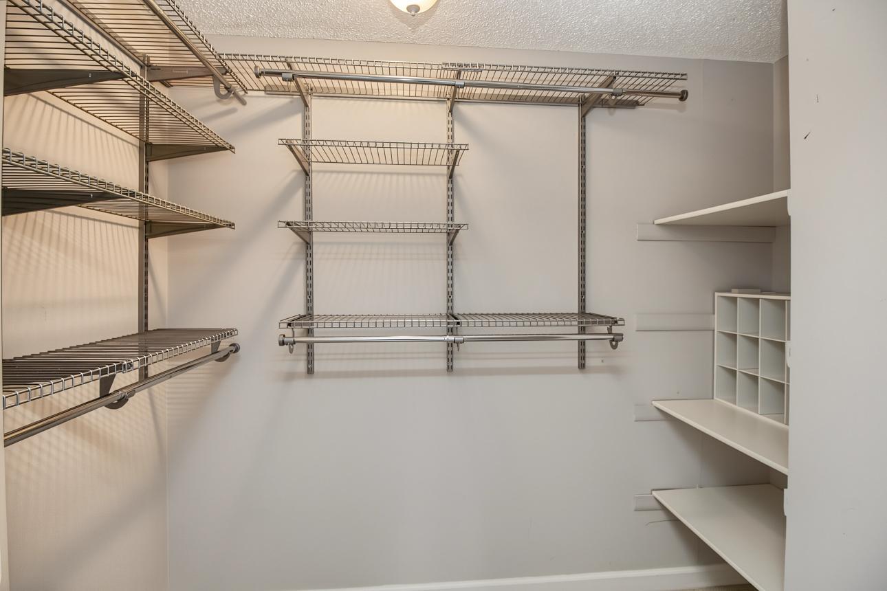 Walk-in closet
