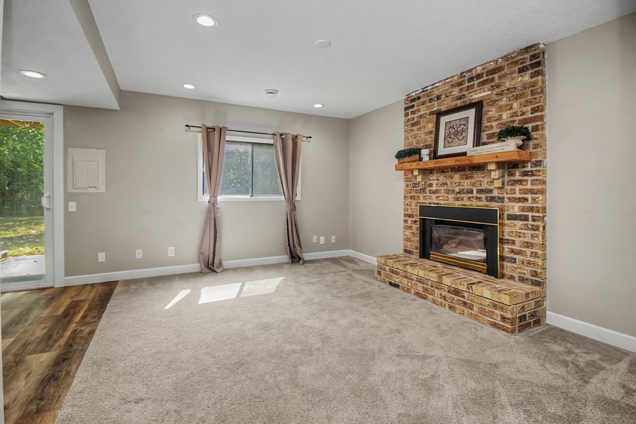Gas fireplace