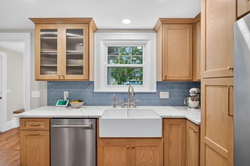 New Backsplash, Counters, Cabinets, and Hardware