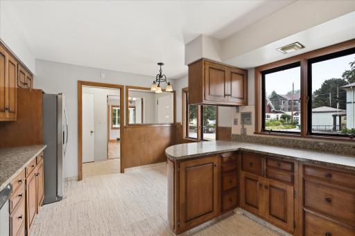 Kitchen & Dinette