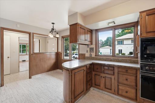 Kitchen & Dinette