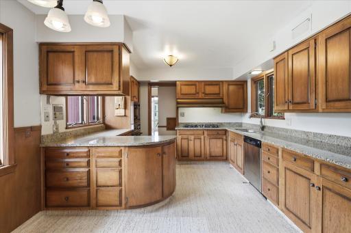 Dinette & Kitchen